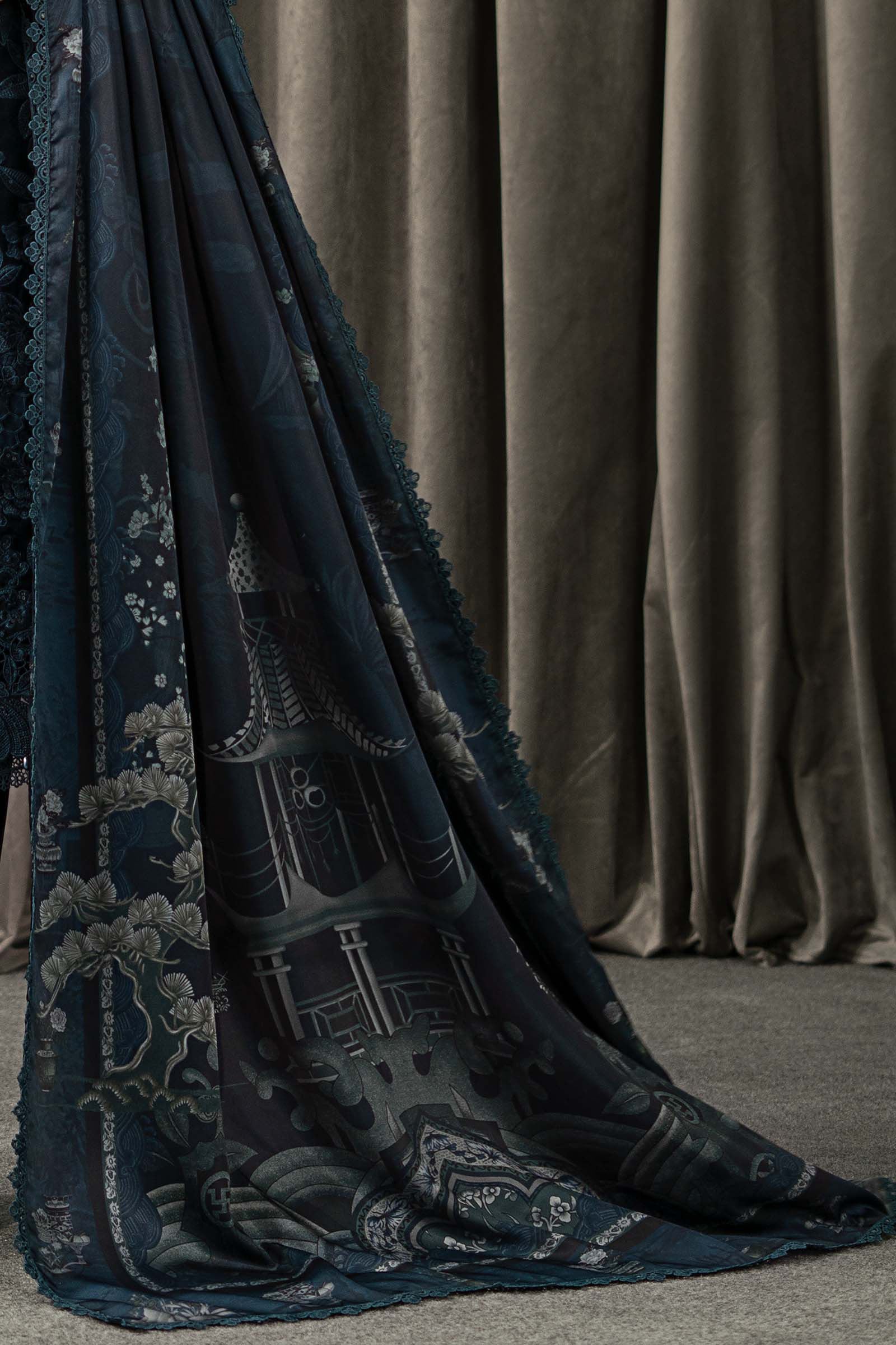3 Piece Embroidered Velvet Suit - Image 6