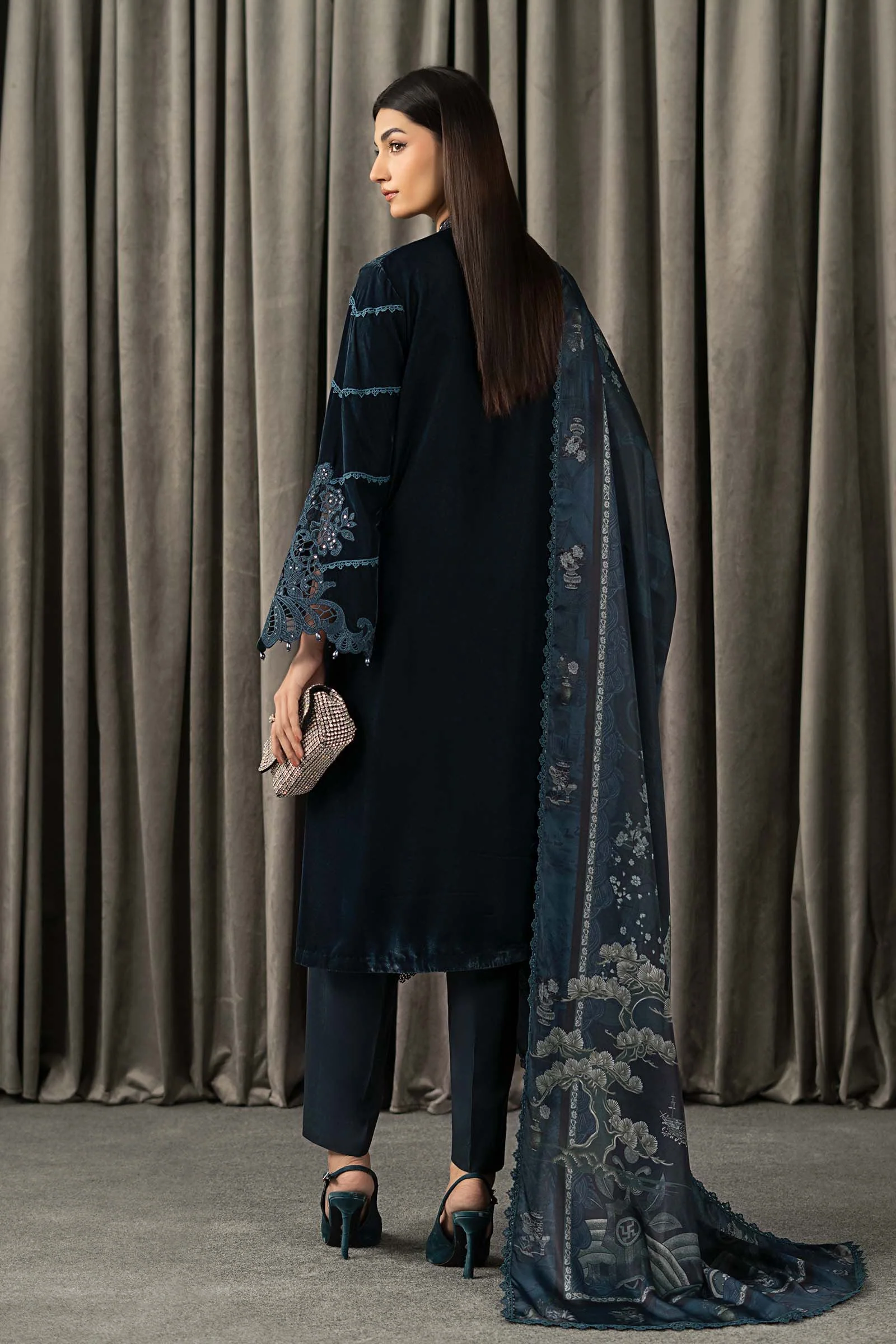 3 Piece Embroidered Velvet Suit - Image 8