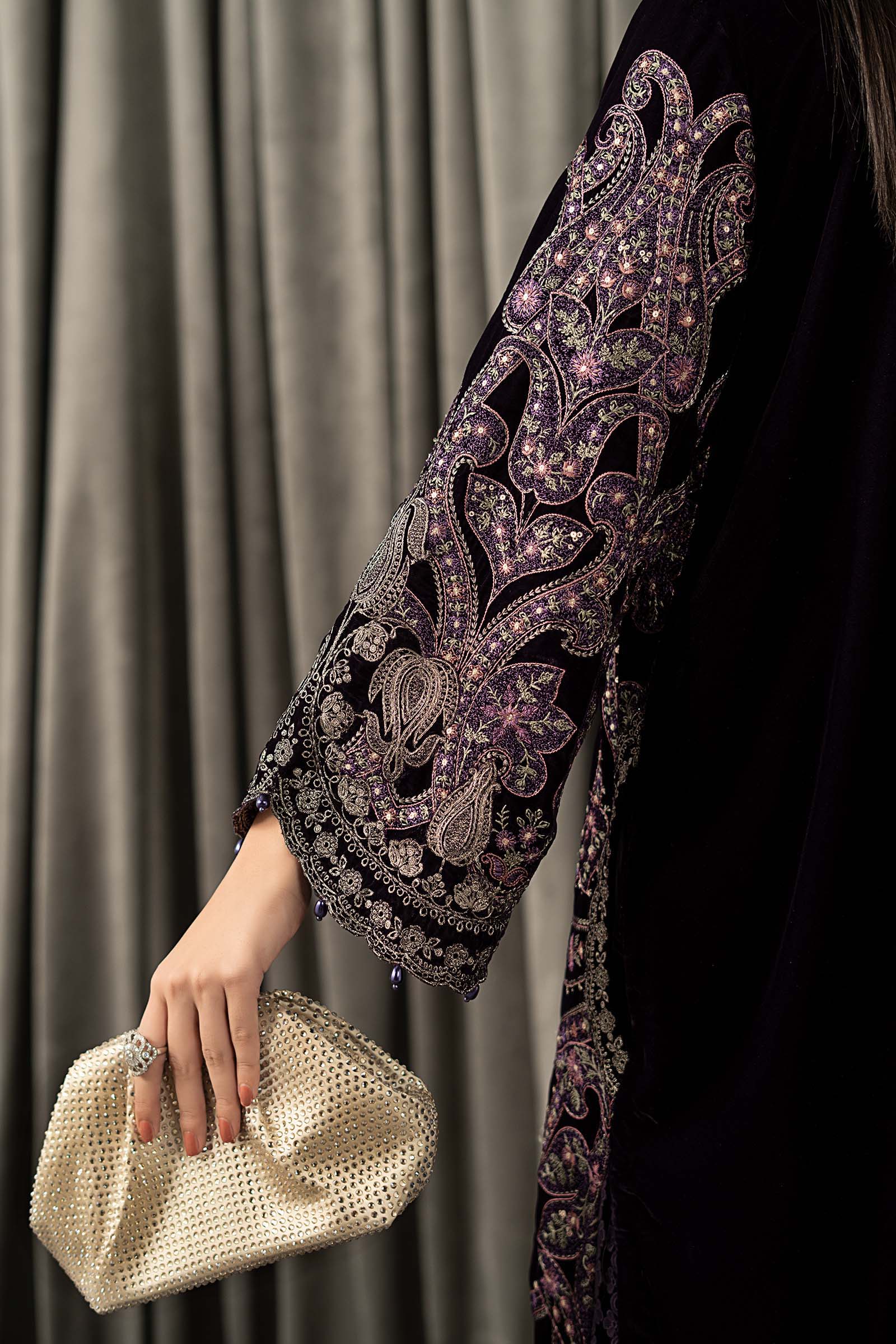 3 Piece Embroidered Velvet Suit - Image 4